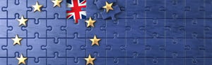 EU-Flagge als Puzzlespiel mit einem fehlenden Teil, unter dem die britische Flagge für den Brexit sichtbar wird